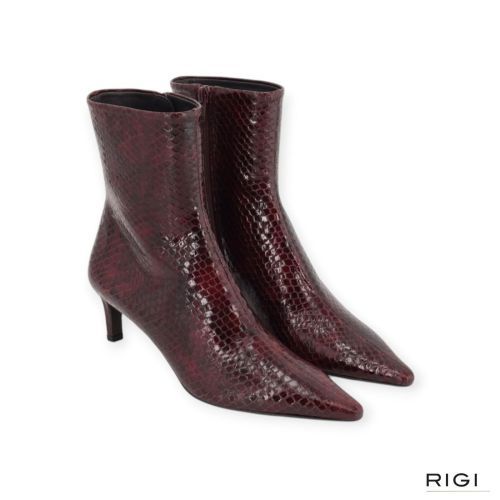 Zinda Elba 3668 enkellaars in prune, bordeaux leer voor dames. Zinda Elba 3668 enkellaars in prune, bordeaux leer voor dames.