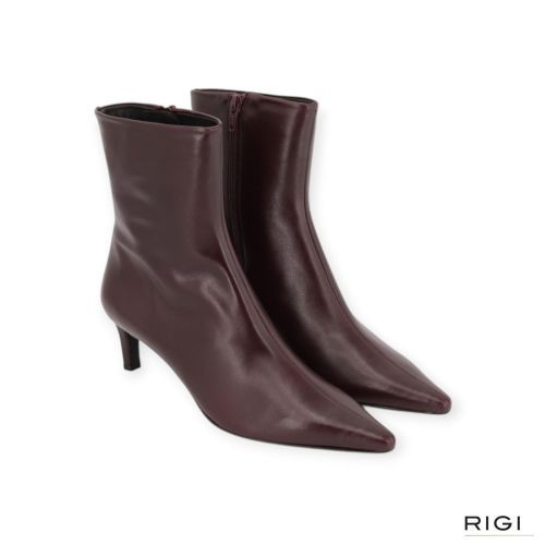 Zinda Softy 3668 enkellaars in prune, paars leer voor dames. Zinda Softy 3668 enkellaars in prune, paars leer voor dames.