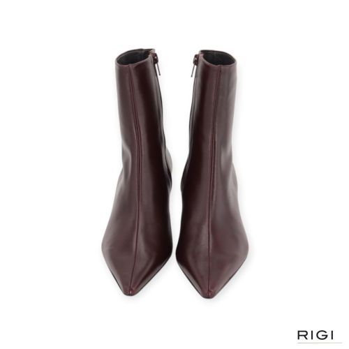 Zinda Softy 3668 enkellaars in prune, paars leer voor dames. Zinda Softy 3668 enkellaars in prune, paars leer voor dames.