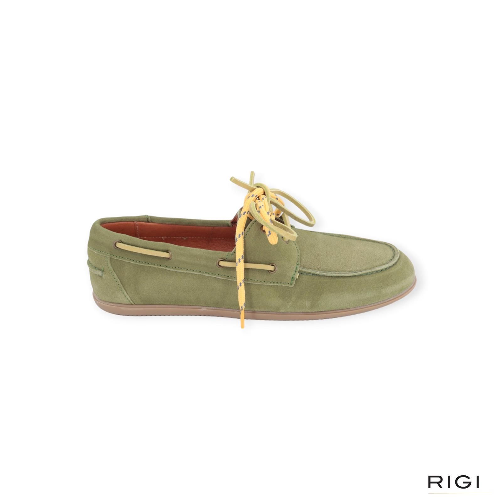 Belang dames mocassin / bootschoen in groen suede leer. Belang dames mocassin / bootschoen in groen suede leer.
