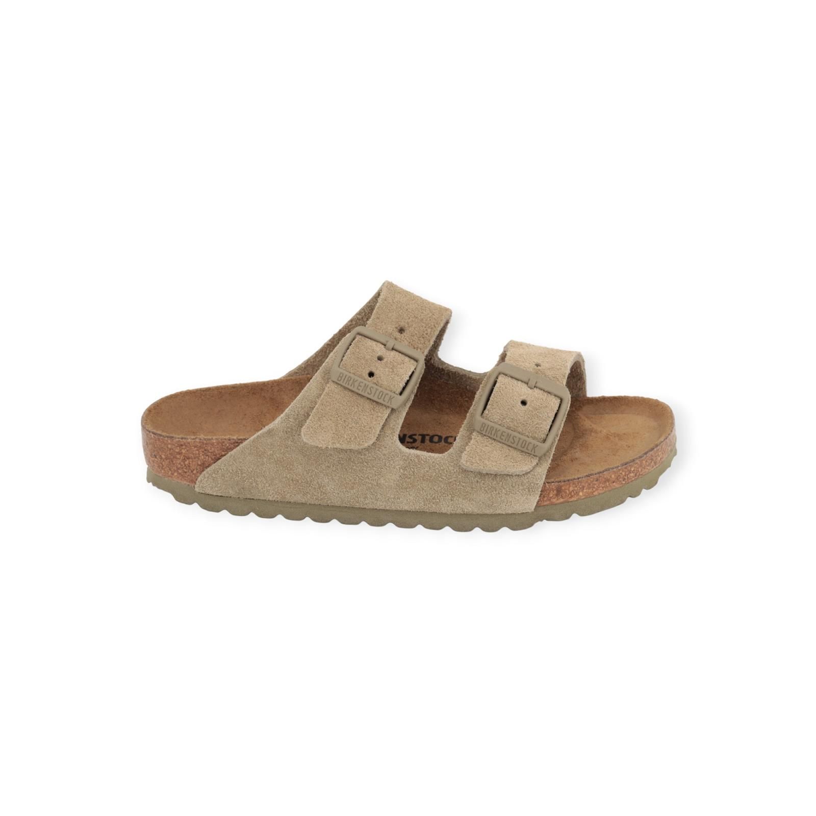 Birkenstock Arizona BS slipper in kaki suède voor dames. Birkenstock Arizona BS slipper in kaki suède voor dames.