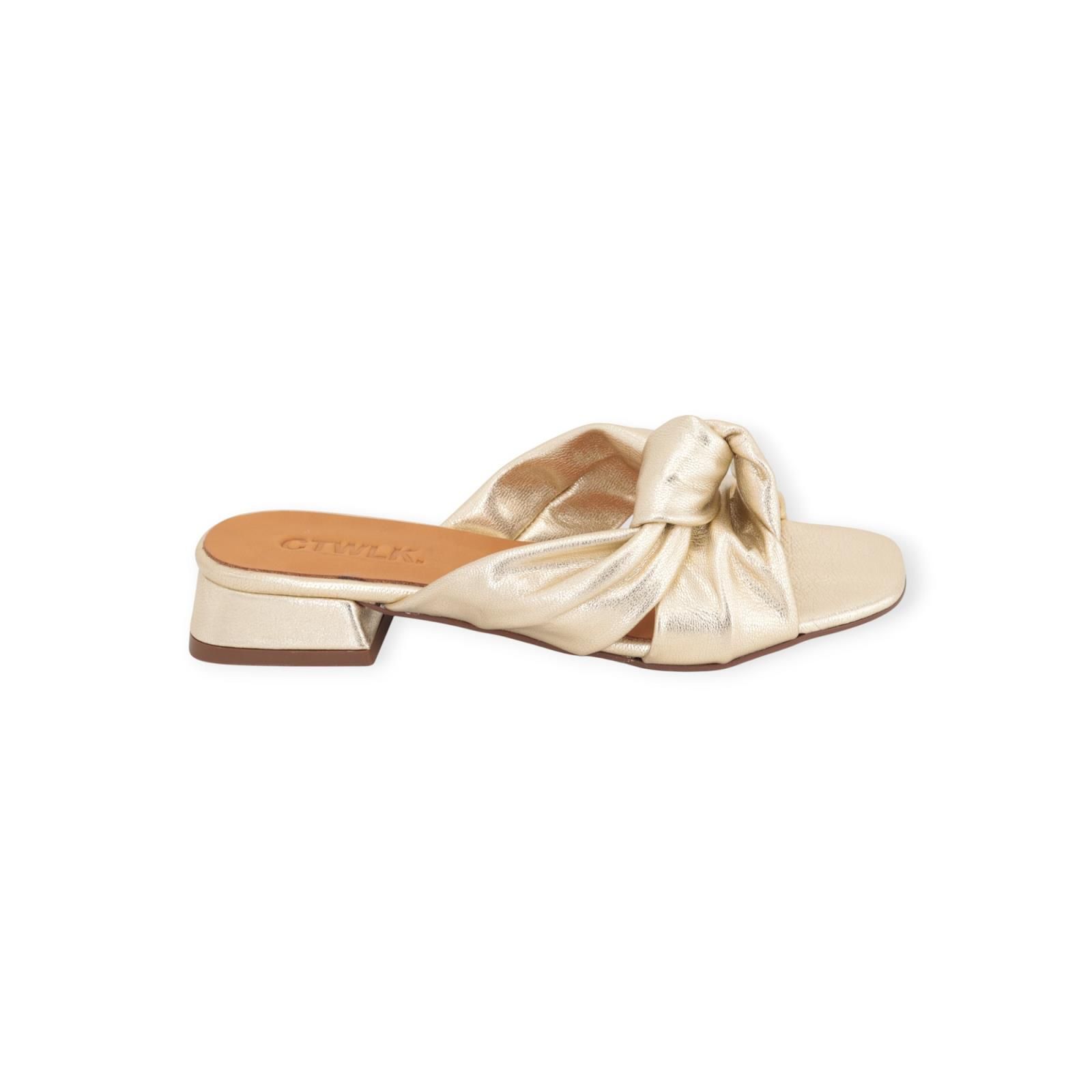 Catwalk CTWLK Gipsy slipper, muiltje voor dames in goud leer. Catwalk CTWLK Gipsy slipper, muiltje voor dames in goud leer.