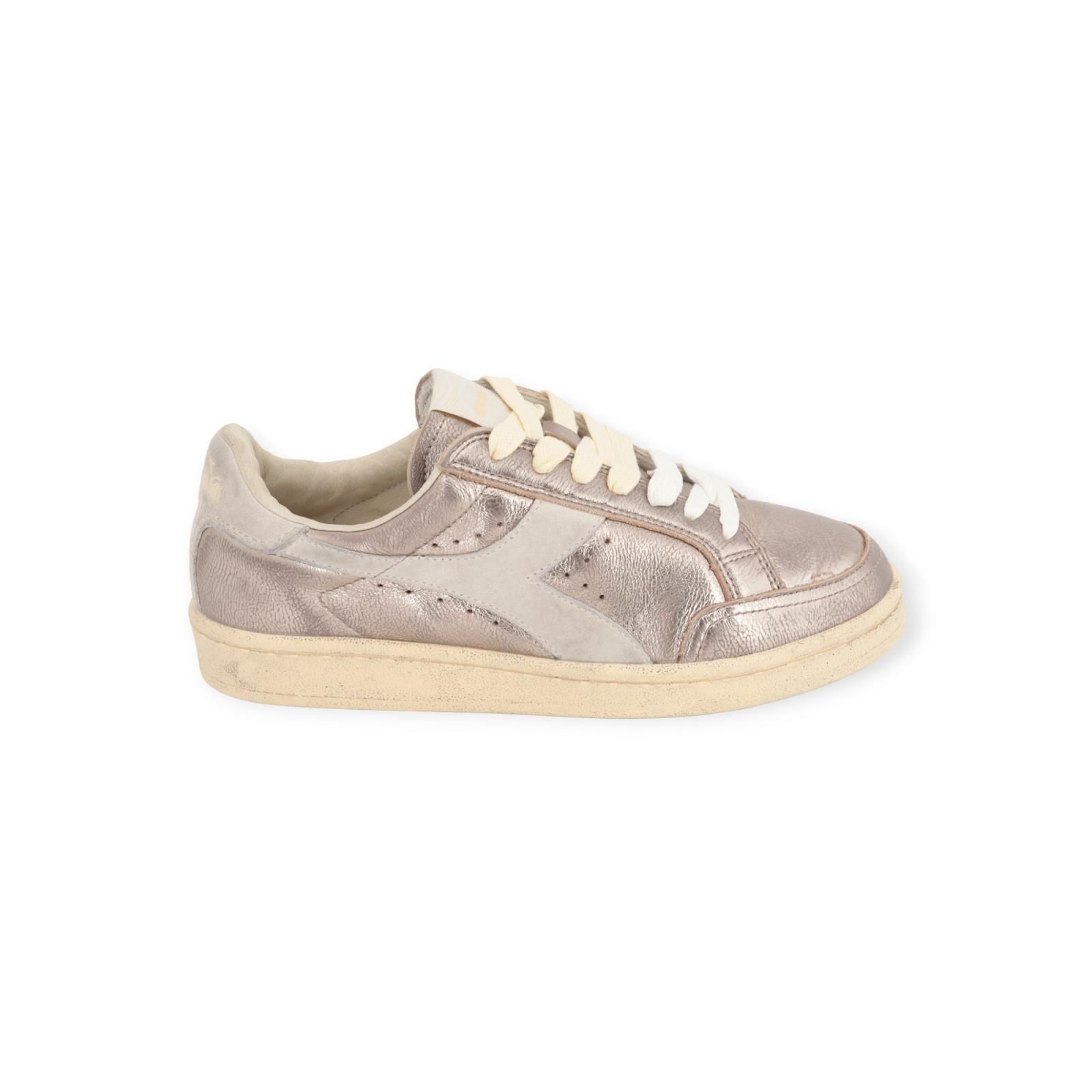 Diadora Heritage Metal Used sneaker roze shinning met beige.
