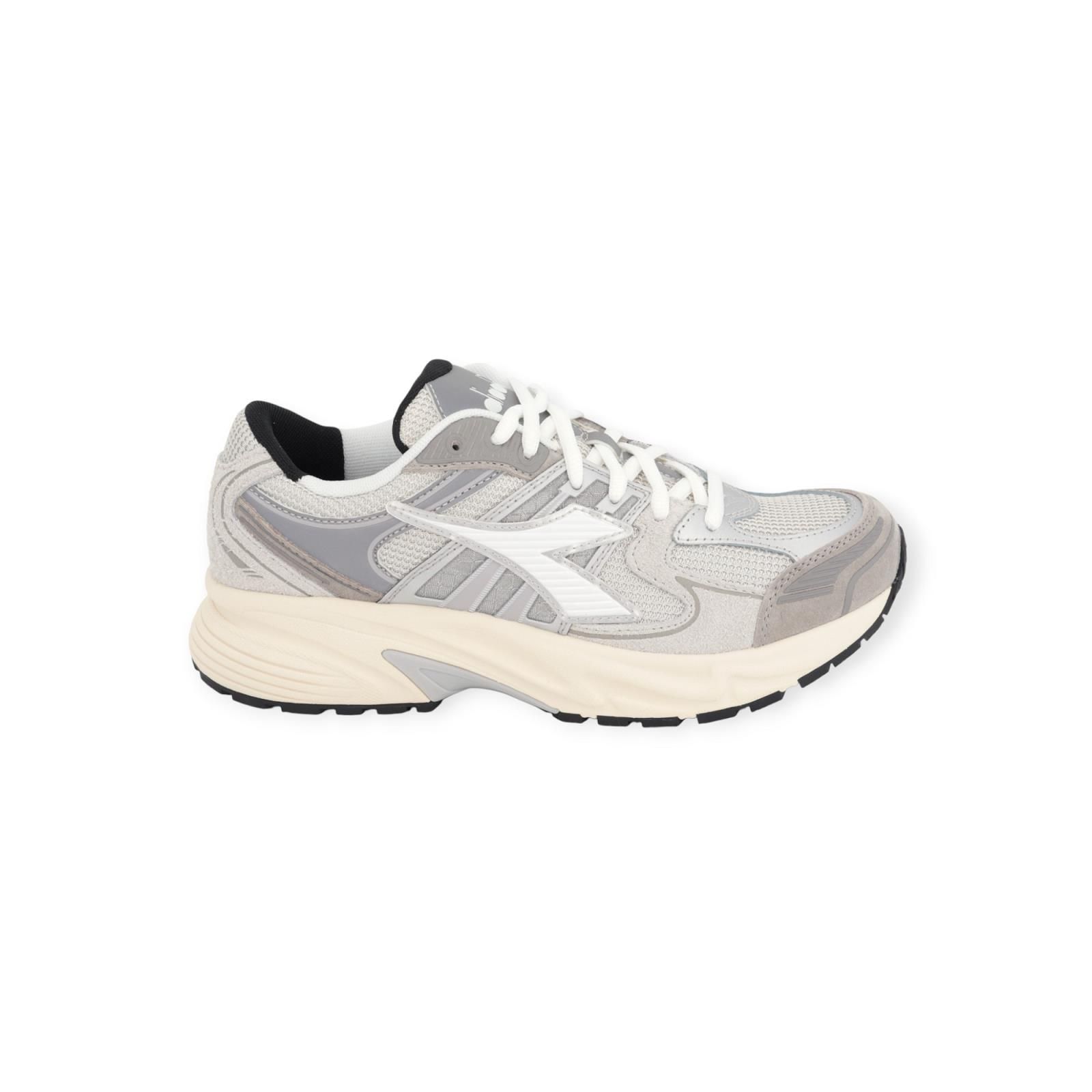 Diadora Mythos Star sneaker grijs zilver. Diadora Mythos Star sneaker grijs zilver.
