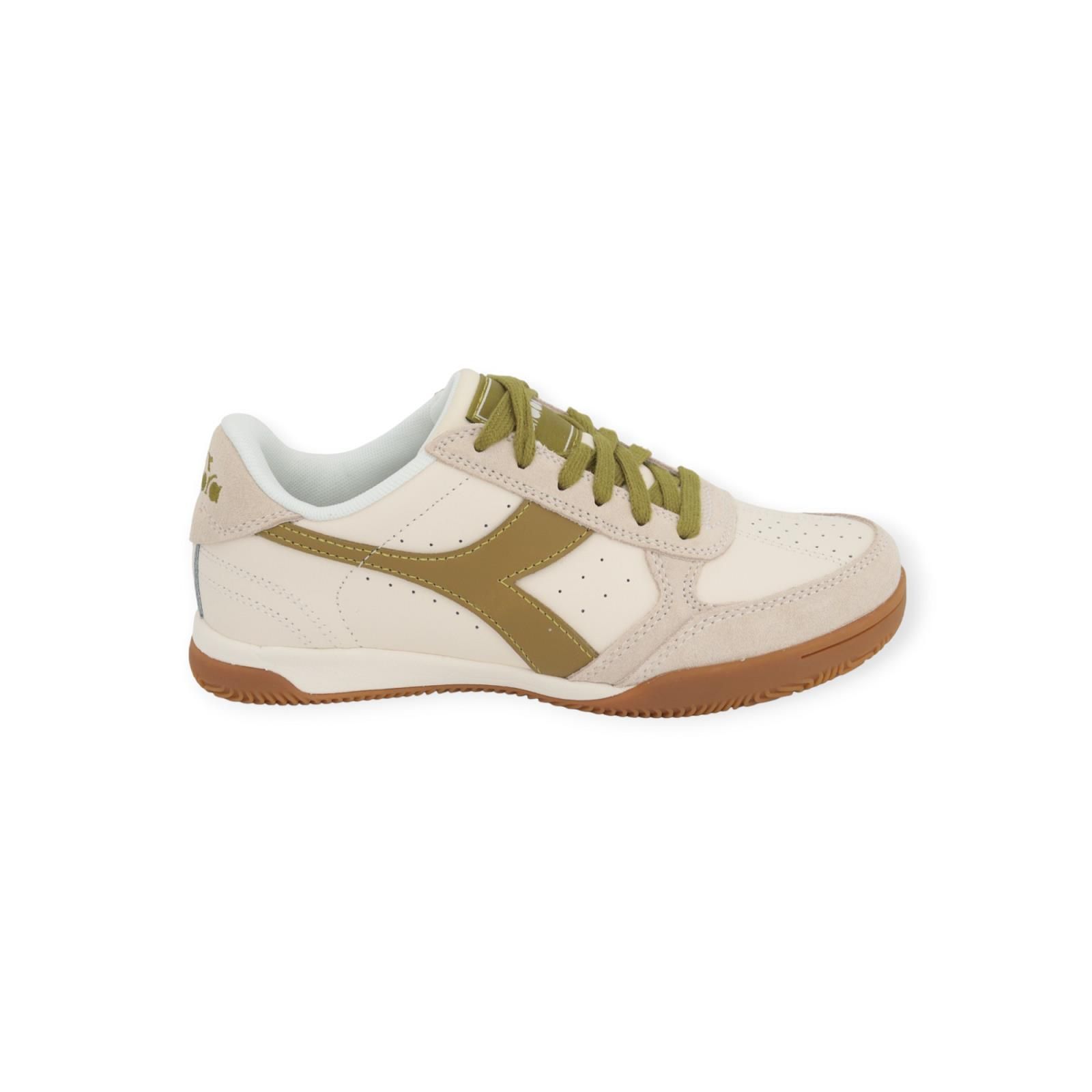 Diadora Seoul Indoor sneaker voor dames in off wit leer met groen. Diadora Seoul Indoor sneaker voor dames in off wit leer met groen.