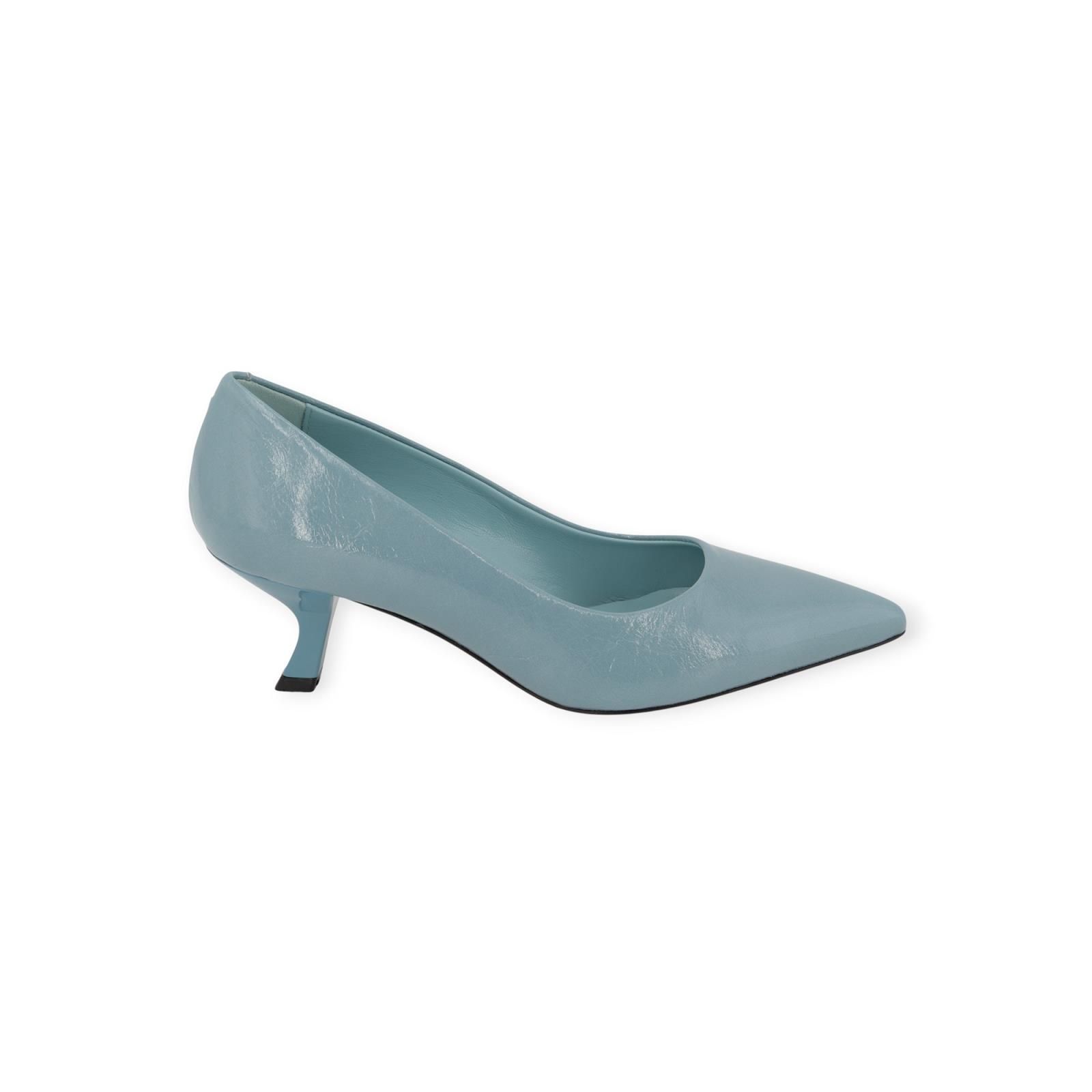 Evaluna 5503 dames pump in licht blauw lak leer. Evaluna 5503 dames pump in licht blauw lak leer.