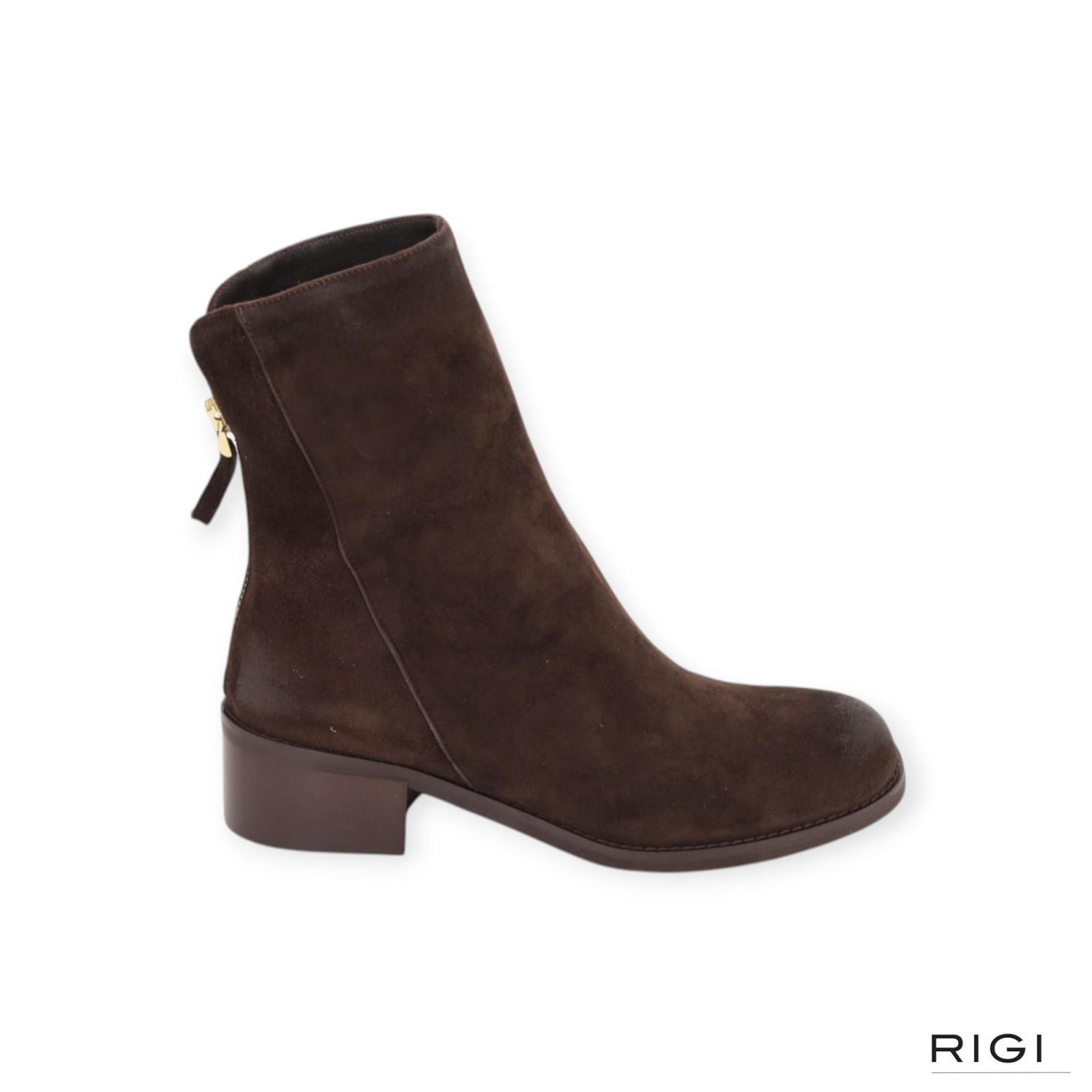 Gianmarco F. AW125 enkellaars in bruin suède voor dames. Gianmarco F. AW125 enkellaars in bruin suède voor dames.