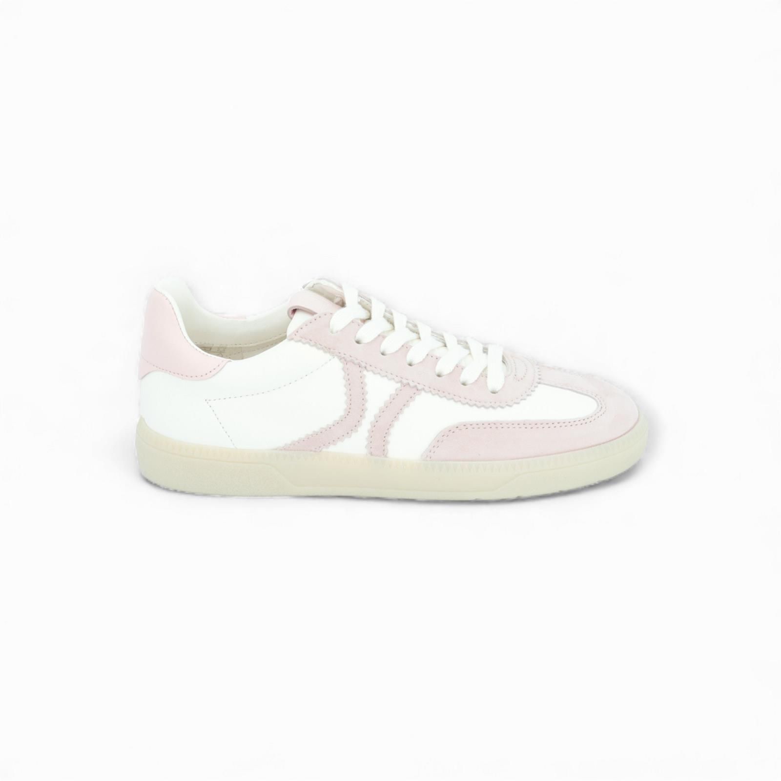 Kennel & Schmenger Pop dames sneaker off wit met licht roze. Kennel & Schmenger Pop dames sneaker off wit met licht roze.