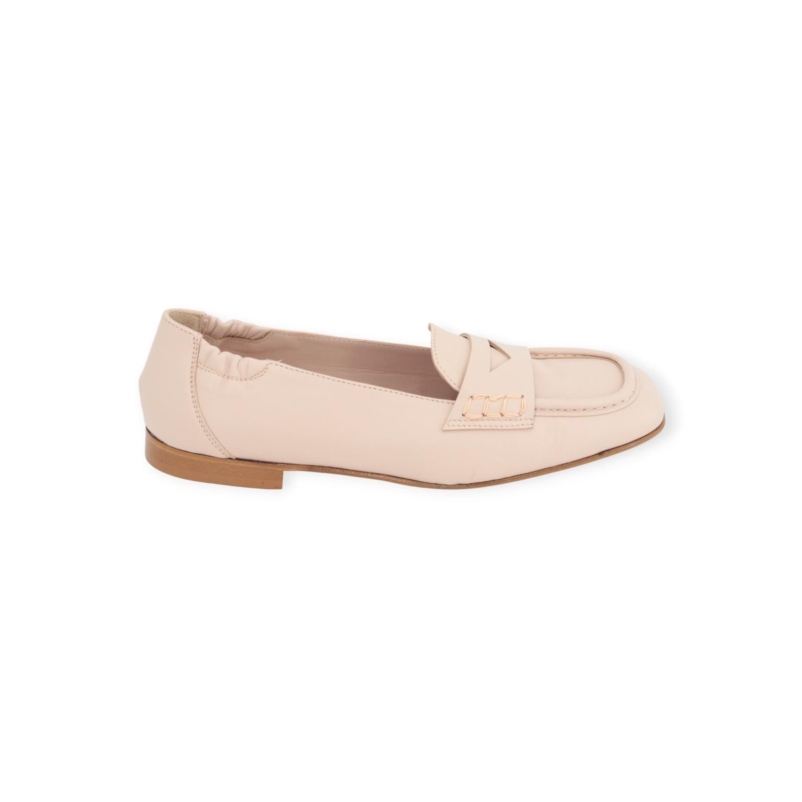Luxury Brand Milano MK 2000 mocassin in nude leer voor dames. Luxury Brand Milano MK 2000 mocassin in nude leer voor dames.