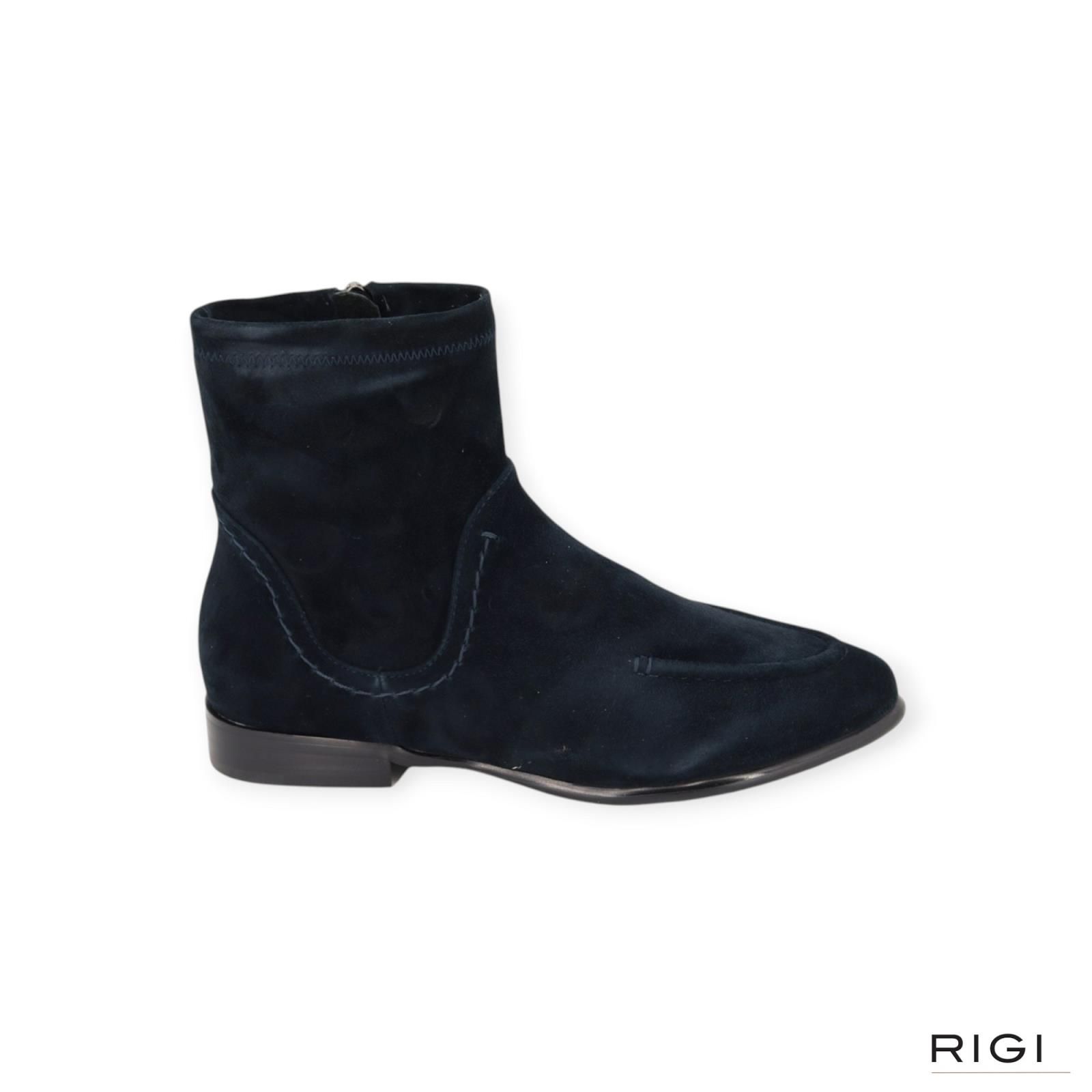 Maripé GG503 V.6. enkellaars in blauw suède voor dames. Maripé GG503 V.6. enkellaars in blauw suède voor dames.