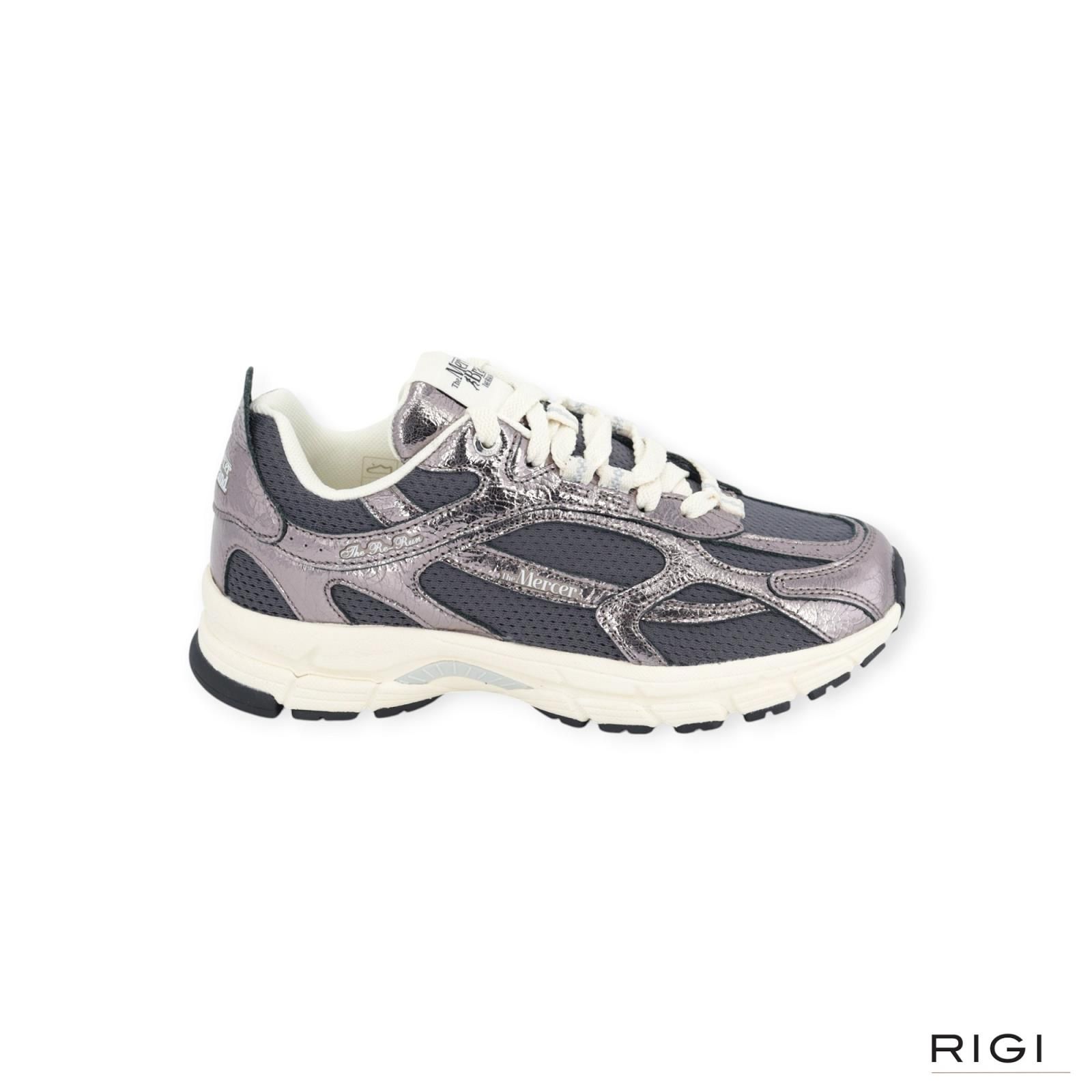 Mercer The Re-Run Cracked sneaker in grijs craquelé leer met grijze mesh voor dames. Mercer The Re-Run Cracked sneaker in grijs craquelé leer met grijze mesh voor dames.