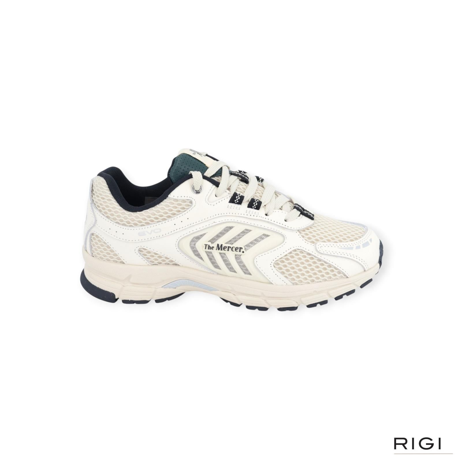 Mercer Re-Run Evo Nappa sneaker in offwit voor dames en heren. Mercer Re-Run Evo Nappa sneaker in offwit voor dames en heren.