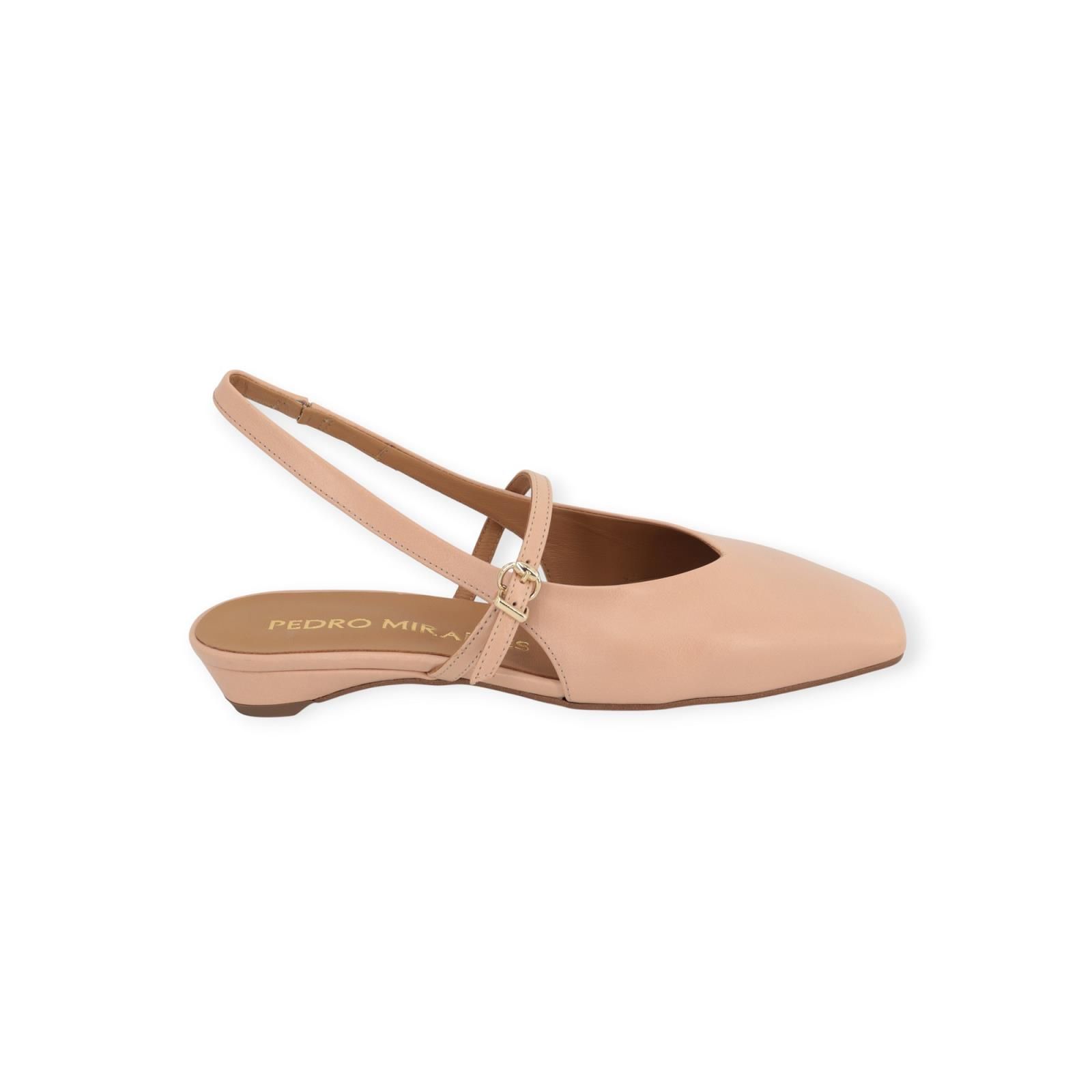 Pedro Miralles ballerina in nude leer voor dames. Pedro Miralles ballerina in nude leer voor dames.