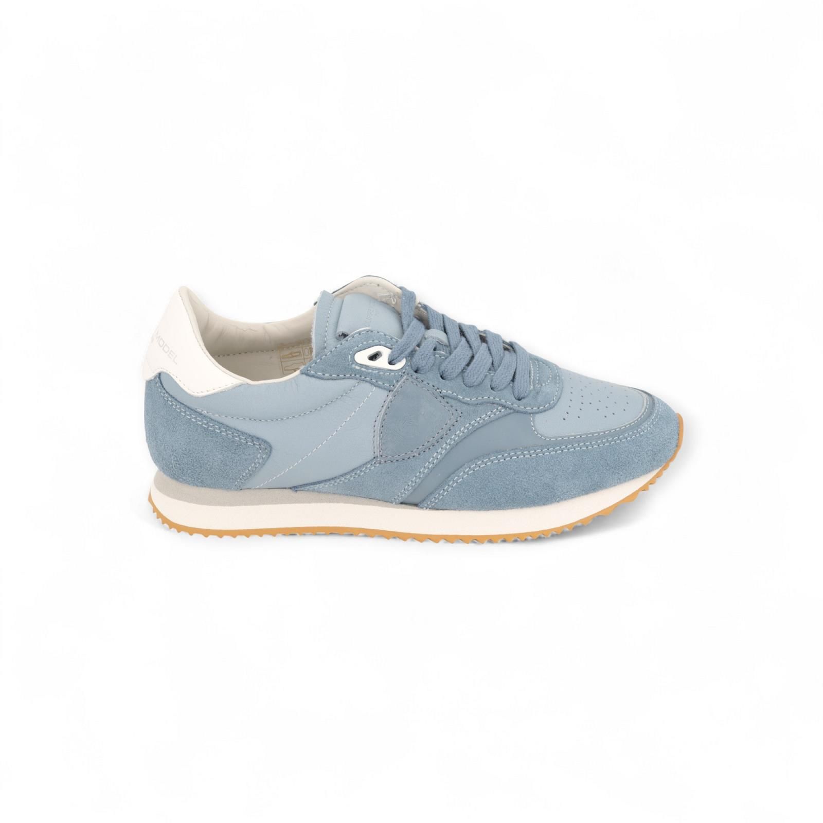 Philippe Model Blville Low dames sneaker licht blauw. Philippe Model Blville Low dames sneaker licht blauw.