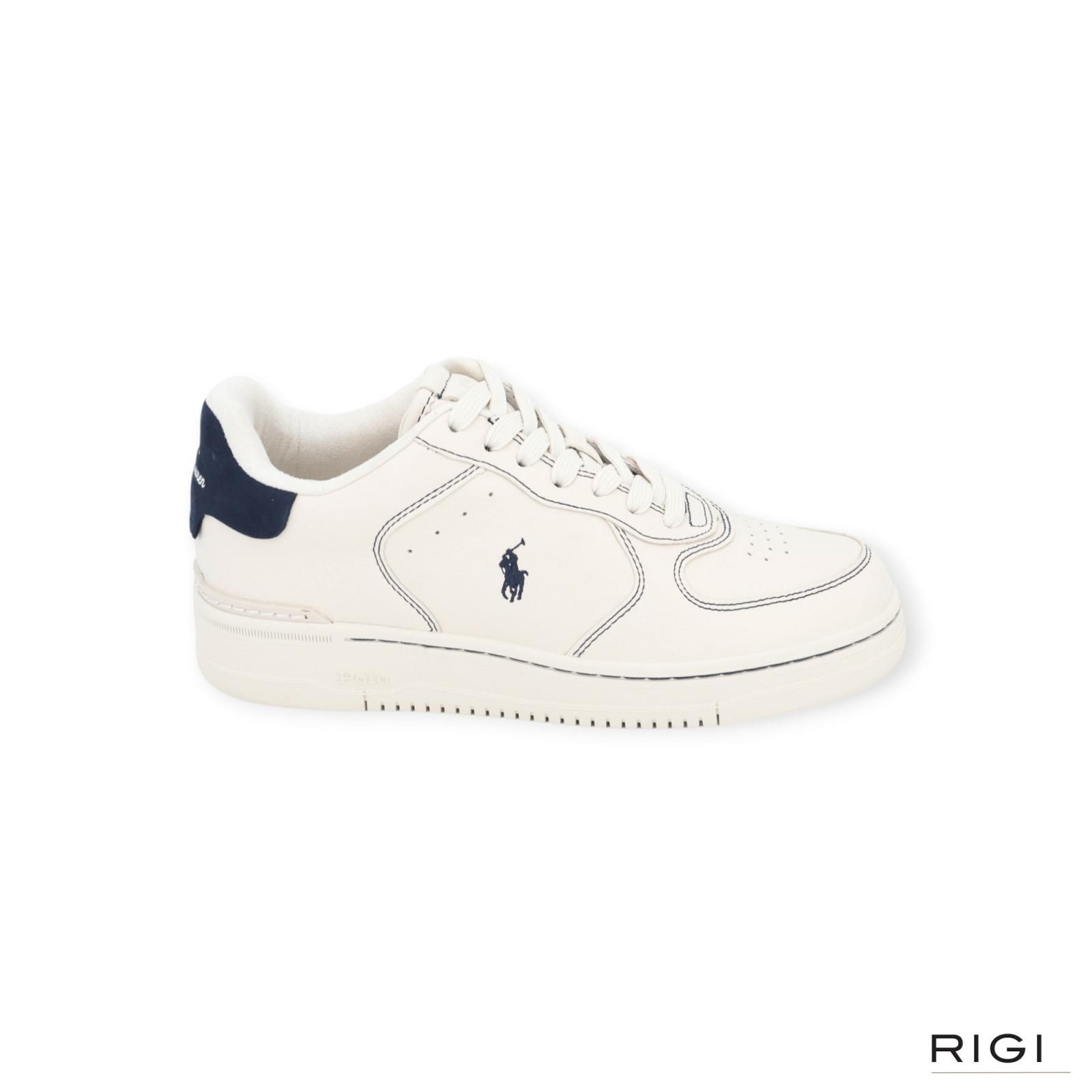 Polo Ralph Lauren masters Court in offwit leer met blauw suède voor heren. Polo Ralph Lauren masters Court in offwit leer met blauw suède voor heren.