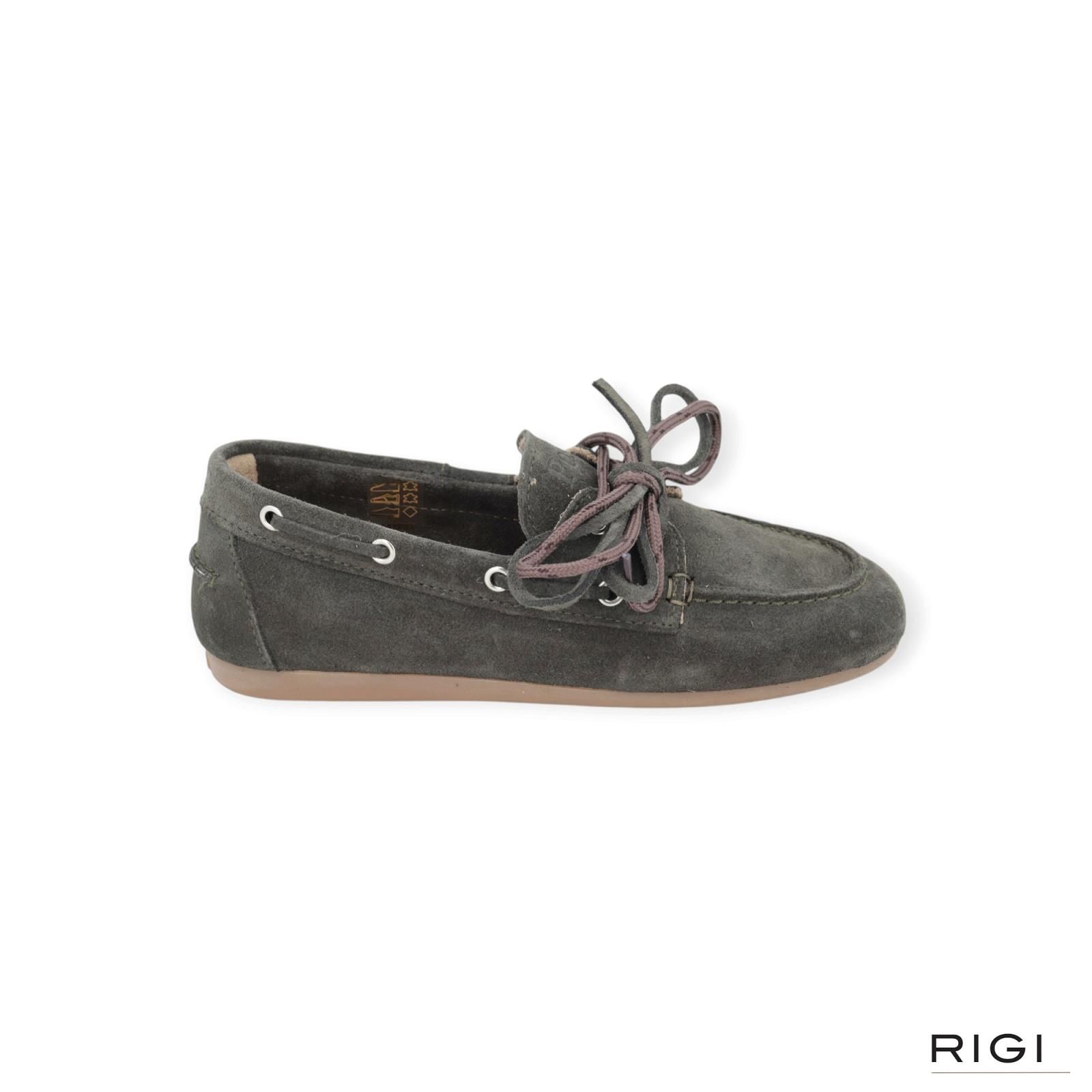 Posa Boat loafer suède in kaki suède voor dames. Posa Boat loafer suède in kaki suède voor dames.