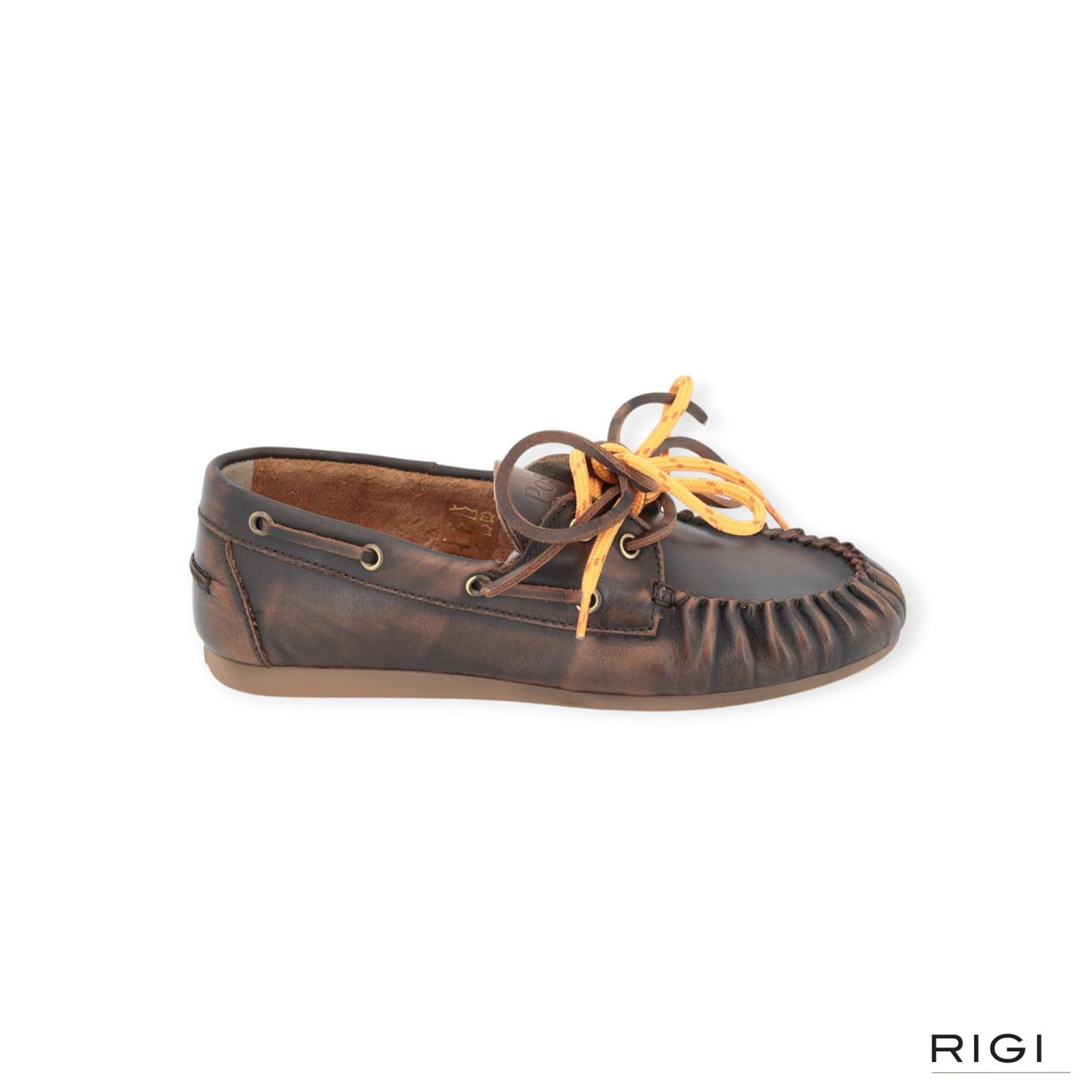 Posa Boat Loafer Wrinkled Brushed in donkerbruin leer voor dames. Posa Boat Loafer Wrinkled Brushed in donkerbruin leer voor dames.