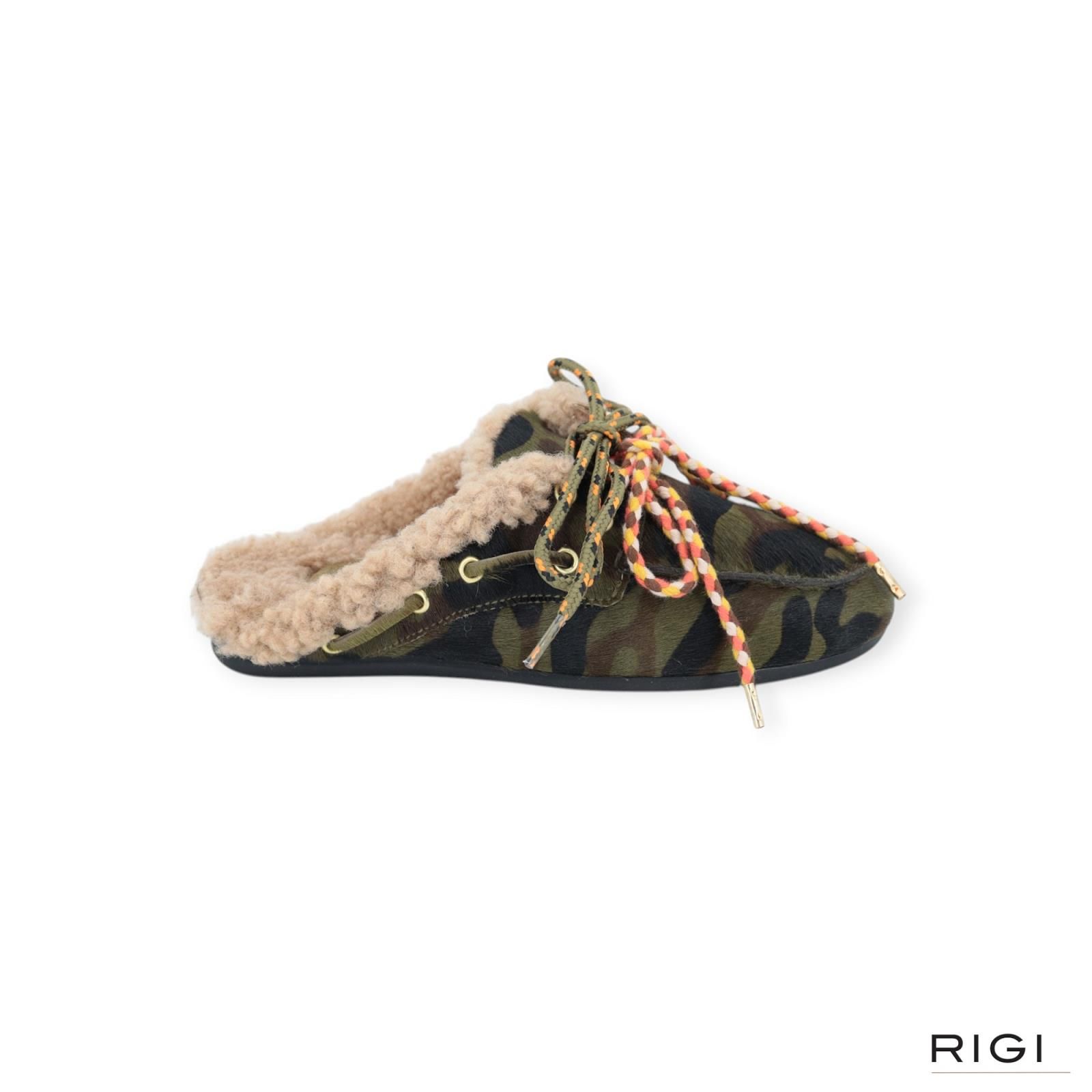 Toral Blanche slipper voor dames in camouflage ponyvel met wol. Toral Blanche slipper voor dames in camouflage ponyvel met wol.