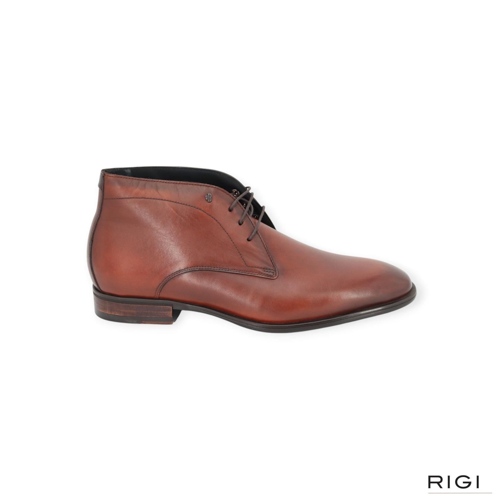 Van Bommel Terra 01.06 SBM-50043-24-01 enkellaars in cognac leer voor heren. Van Bommel Terra 01.06 SBM-50043-24-01 enkellaars in cognac leer voor heren.