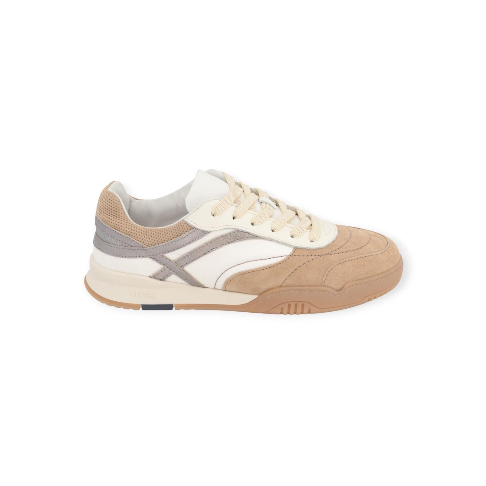 Via Vai Kris Sky sneaker in beige suède voor dames. Via Vai Kris Sky sneaker in beige suède voor dames.