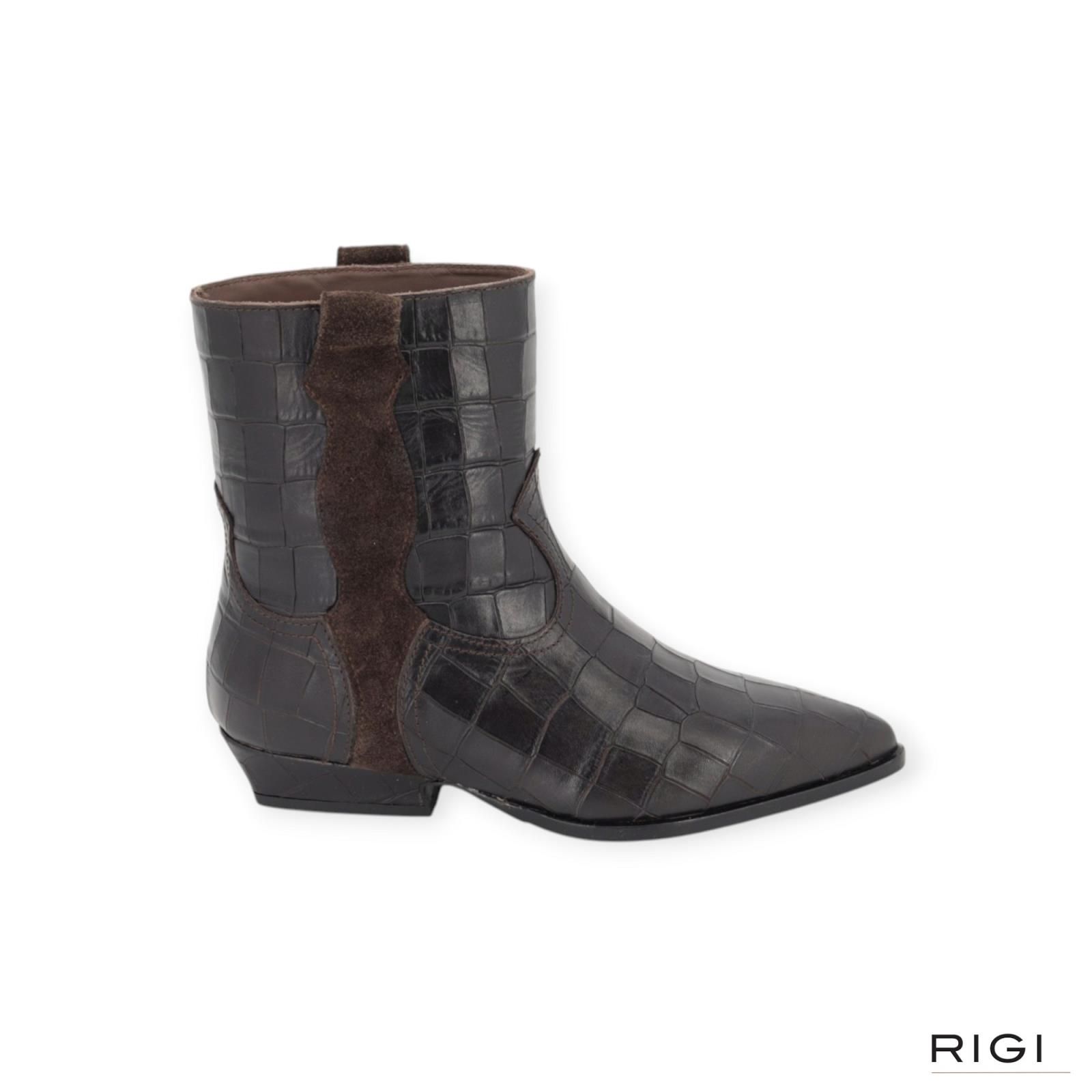 Via Vai Vive Anna dames enkellaars in het bruin crocco leer. Via Vai Vive Anna dames enkellaars in het bruin crocco leer.